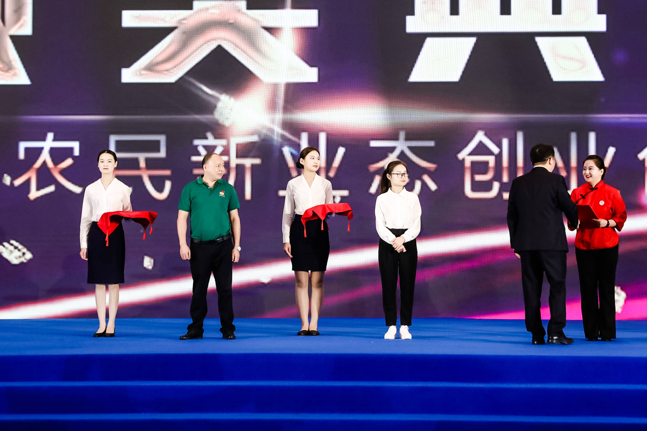 麻雀多大会飞 7b5eaf9c420f44709733636005662961.jpeg