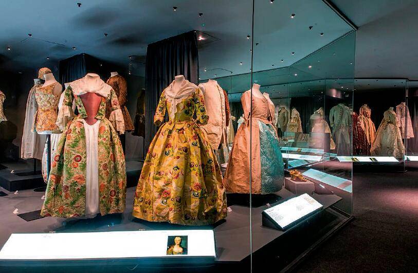 服装|无声叙事：百件服饰中的时尚史