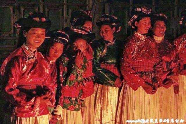 利家|深山中的传统母系部落, 纯朴保守美女多， 居然家家户户没厕所