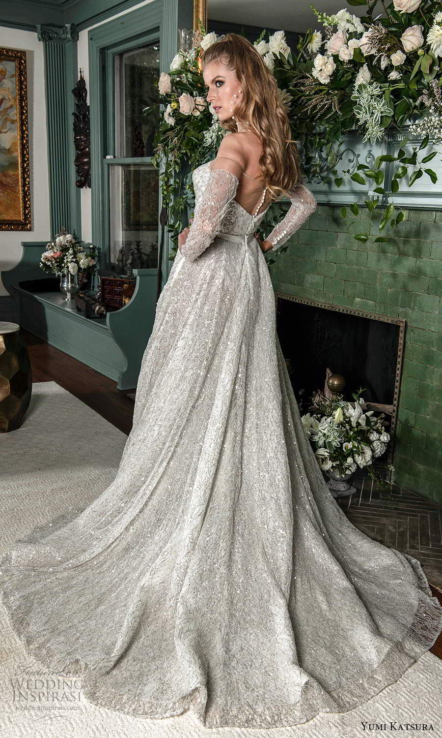 &quot|Yumi Katsura2021＂Ravishing&Resilient＂秋季婚纱系列 提升女人身体的自然美感