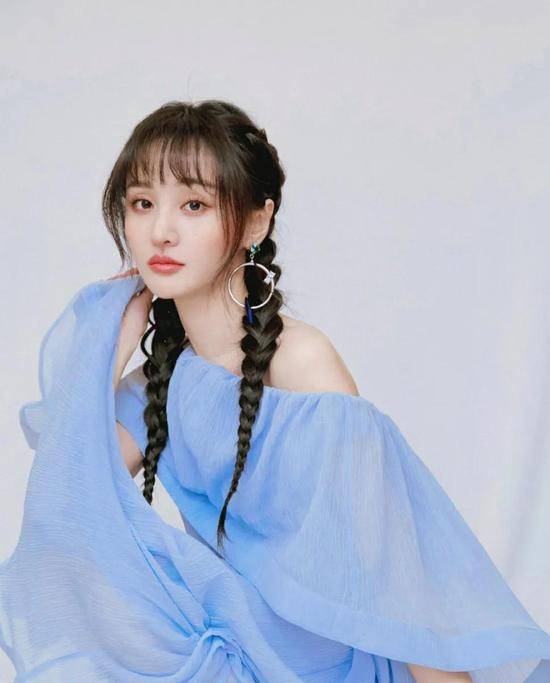 赵露思|发量王者赵露思的减龄搭配你也可以学