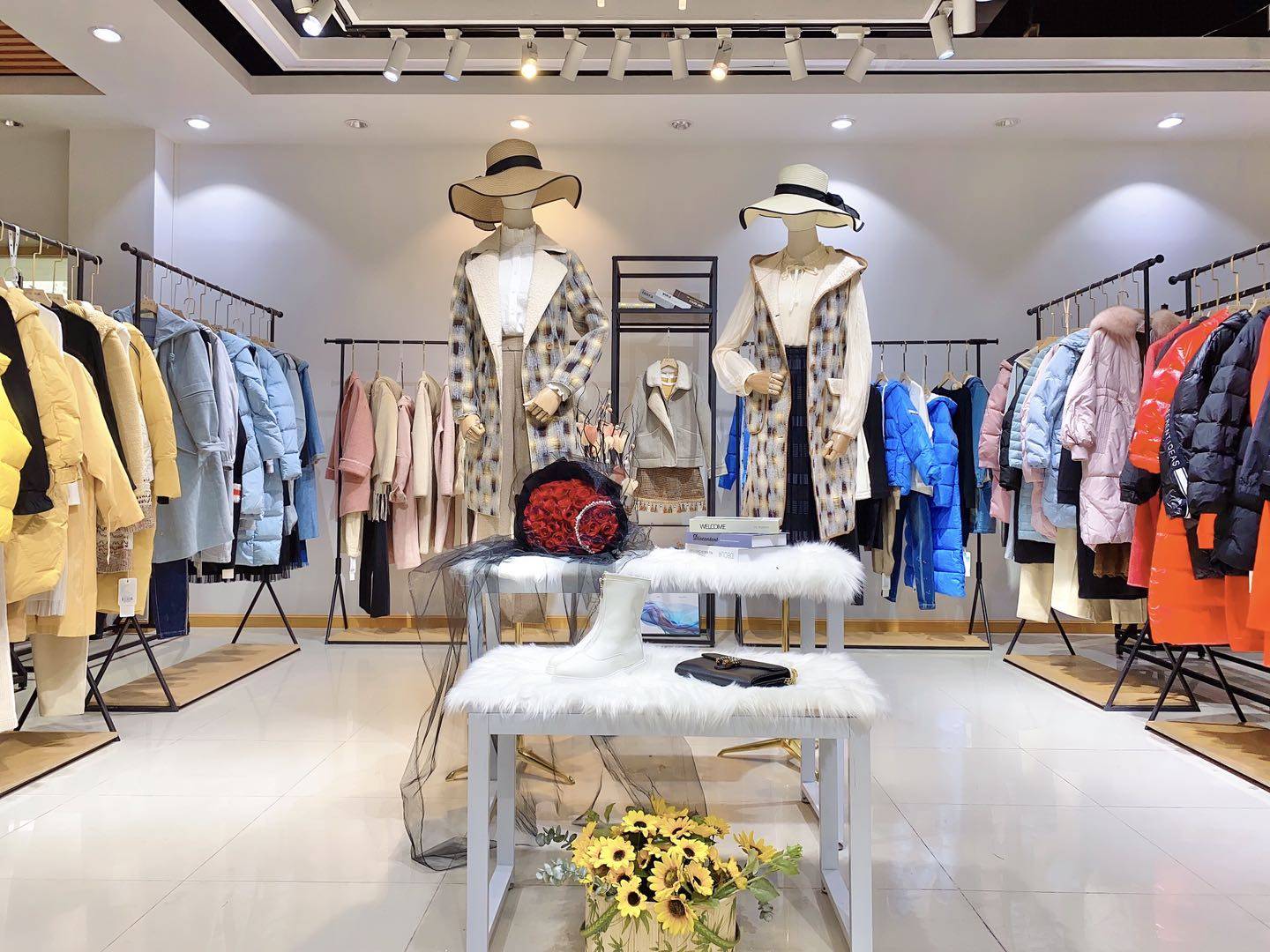 进货|新手服装店主拿货指南——服装店批发要到哪里拿货