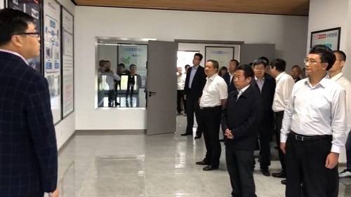云南董華副省長一行考察滇西醫療大數據中心-智醫療網
