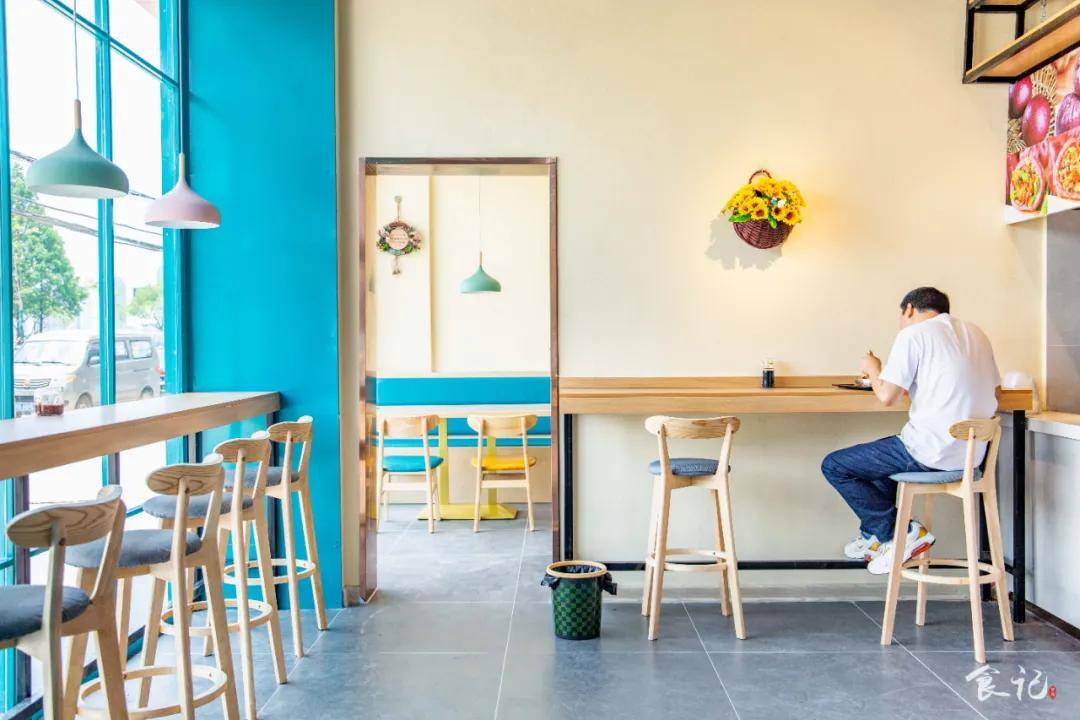 新店|烧烤成主打，还卖起早餐...人均不到30元！22年老牌餐饮开新店啦