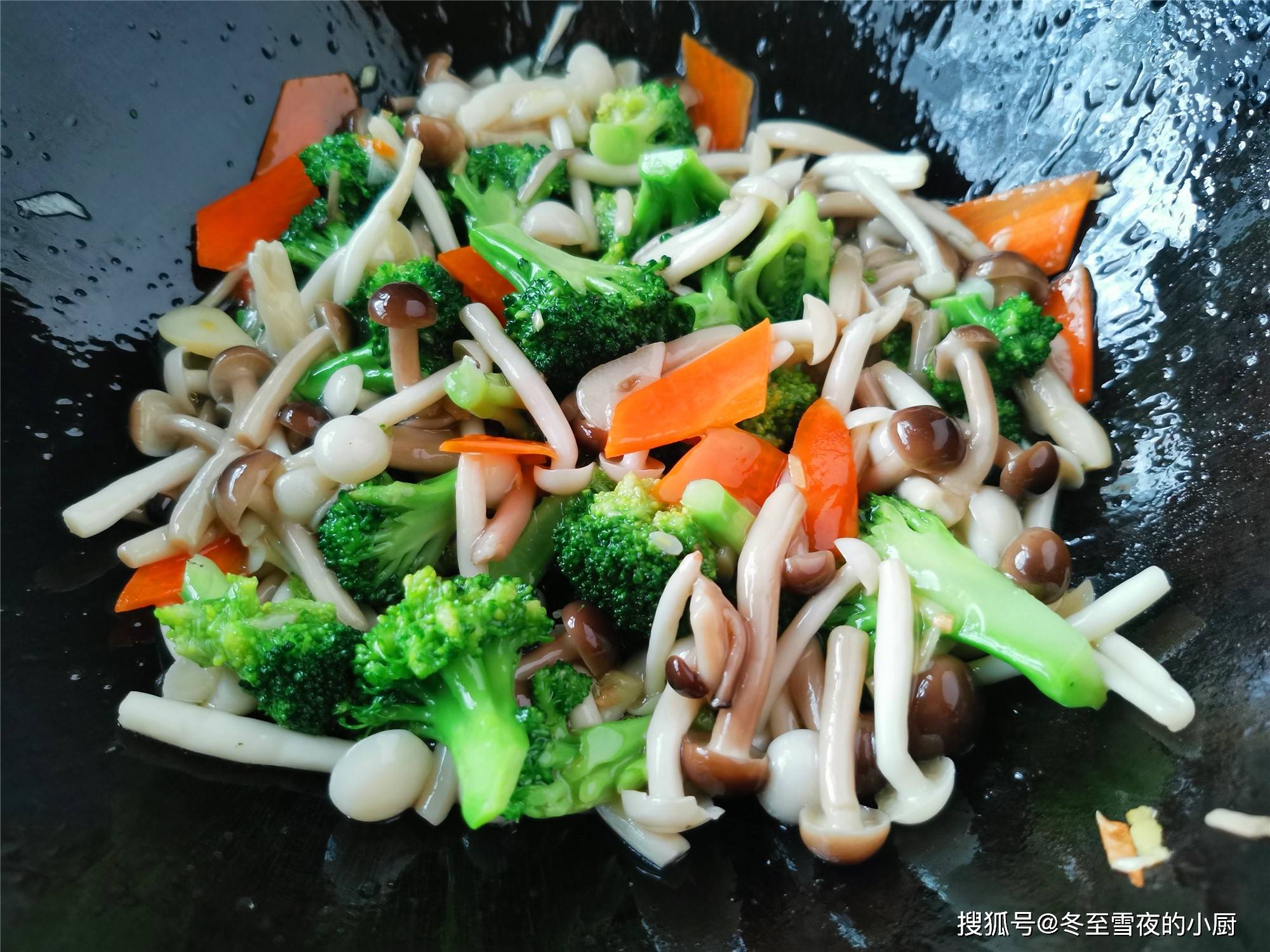 素炒西兰花怎么炒才翠绿 f9827e890aa24c3997ea98637c2523f8.jpeg