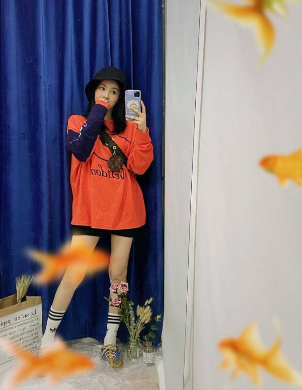 原创白鹿这腿怕是被老天吻过穿长筒袜都掉成堆堆袜女生羡慕不已