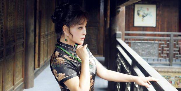刘晓庆新剧《旗袍刺客》,两周就杀青,这次"扮嫩"终于没人嘲