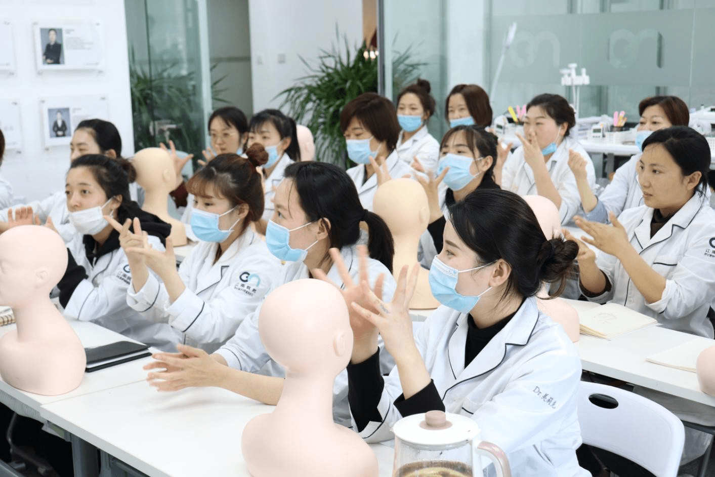 管理|时尚之夜嘉年华 | Fr21—让肌肤永远保持21岁