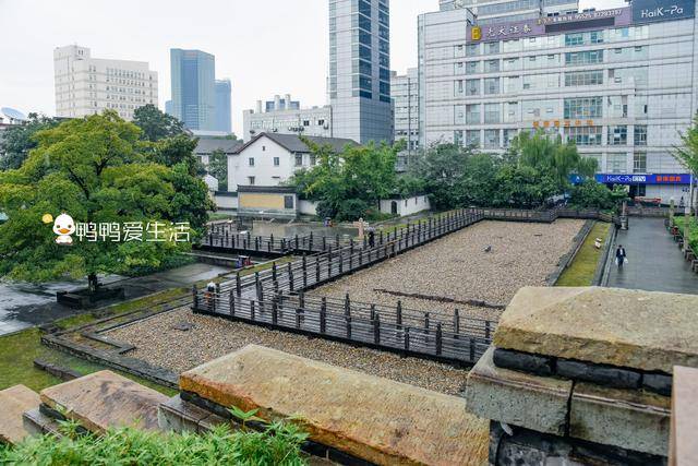 遗址|宁波仅存的古城楼遗址，有一西式钟楼造型奇特，现成为核心街区！