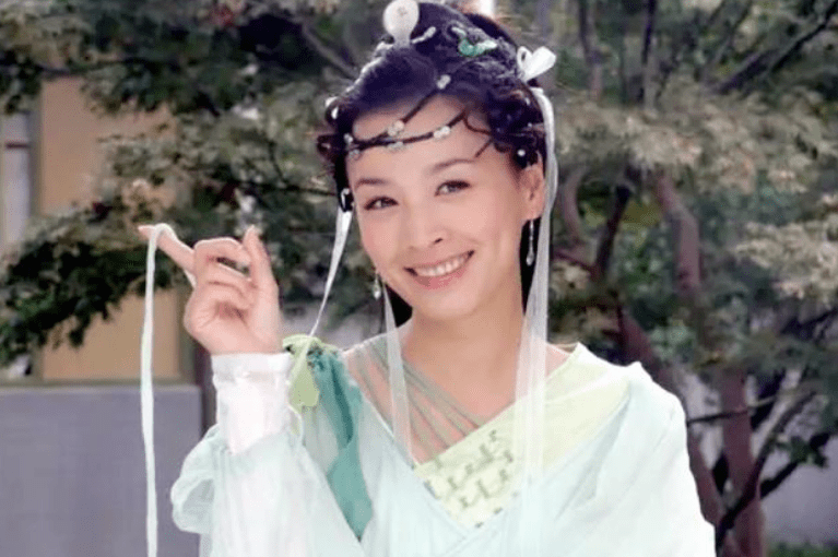 王琳|张庭雪姨同台比美，年纪相同状态差距大，张庭被指成网红