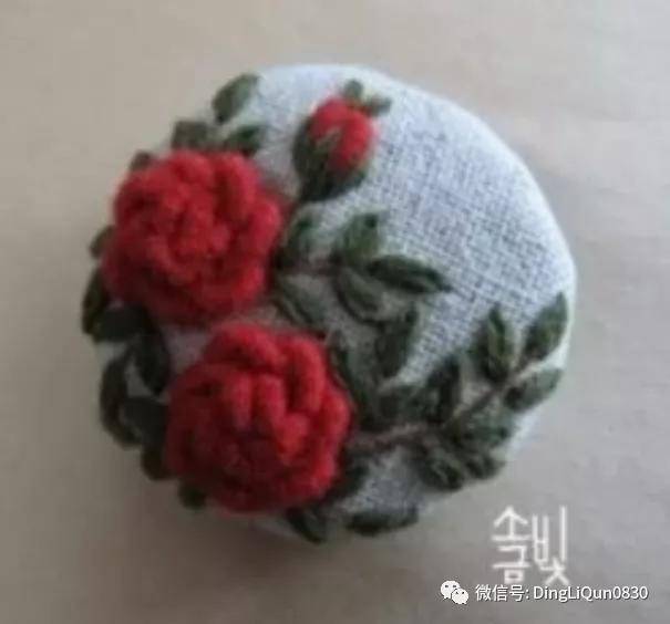 手绣|「刺绣作品」50款时尚的手绣布料纽扣，也许用的到！