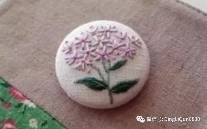 手绣|「刺绣作品」50款时尚的手绣布料纽扣，也许用的到！