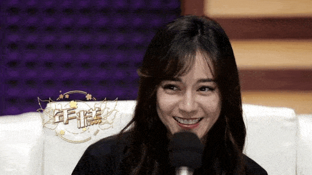 单照美|热巴求你赶紧抗衰吧，单照美出圈，合影却被十八线吊打？