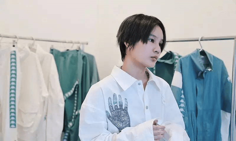 陈以溪|壕疯狂追星！知名设计师好莱坞买广告牌，只求加刘亦菲好友