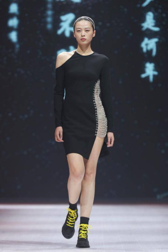 谭松韵|李荣浩、李宇春、谭松韵亮相百丽国际时尚欢聚盛典,秋冬新品惊艳众人!