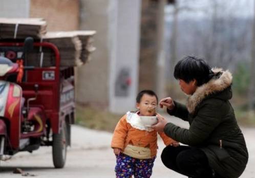 孩子|给孩子脾胃“雪上加霜”，越来越虚弱，马上改！家长这2个习惯