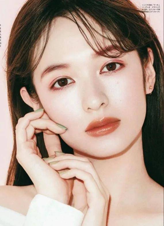 眼袋|从黑皮土妹变成CEO收割机，她到底do了什么？！