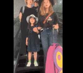 黄多多|原创最惨星二代？黄多多现身直播被嘲想出道赚钱，染金发又被喷像太妹