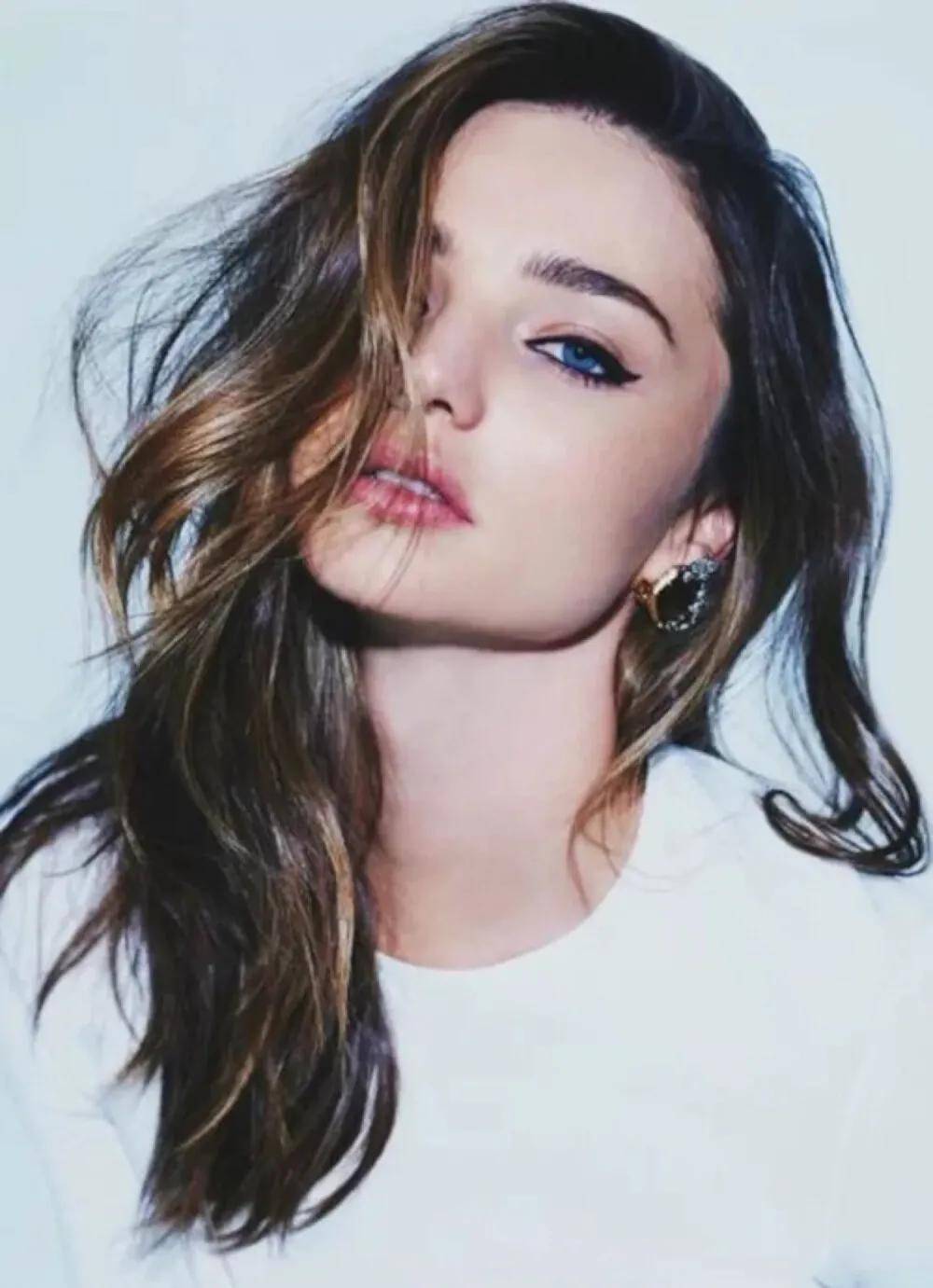 美少女|吊打鞠婧祎的真·四千年美少女，这方脸却甜到极致的美貌是开挂了吧！