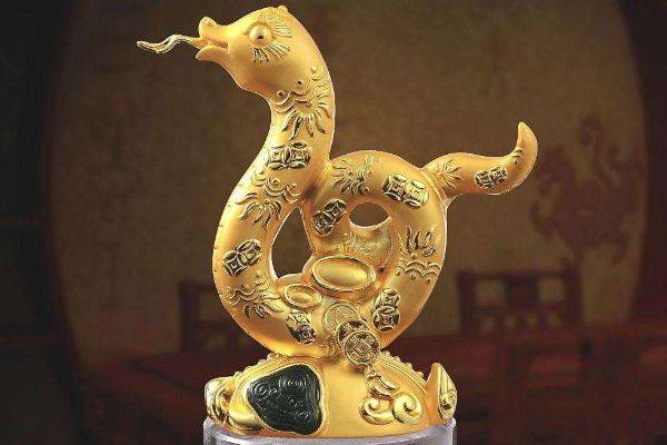 属蛇人的本命年怎么样 e95ff24995f546008eb6a4497c60f551.jpeg