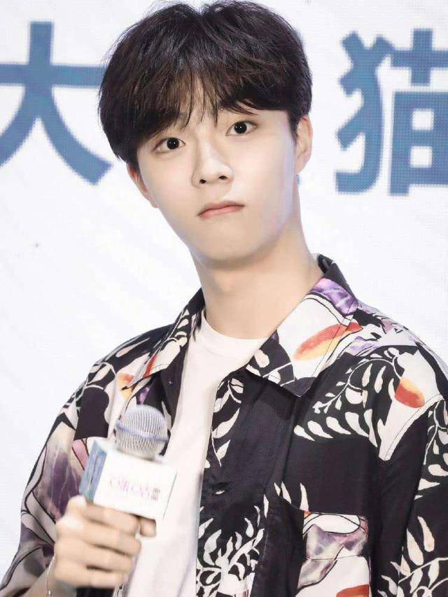 小时候|原创陈立农哽咽谈过早成熟，回忆自己小时候，真的很暖心啊