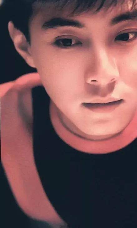 林青霞|性转版林青霞、霸屏90后童年的“正统小生”，被忽视的颜值巅峰太惊艳！