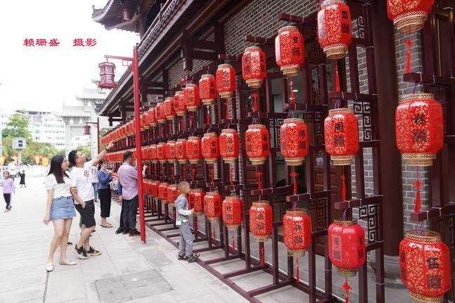 游走福建武平县兴贤坊传统文化街区