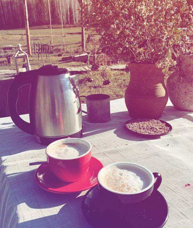 男友|原创王文也携男友旅行，首晒同框依偎照秀恩爱，男方长相白净颜值超高