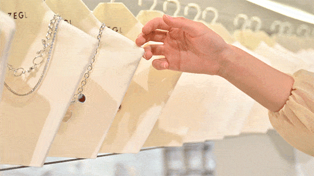 连明星|ZEGL线下体验店！超20000+配饰任挑任试，百元内轻松Get！