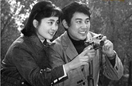 张金玲:曾是北影“三朵金花”,忍痛息影换来离婚,今逆袭成画家