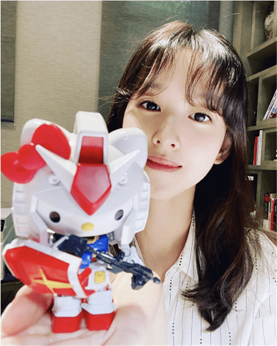 章泽天|被曝作弊挂科 章泽天维权要300万