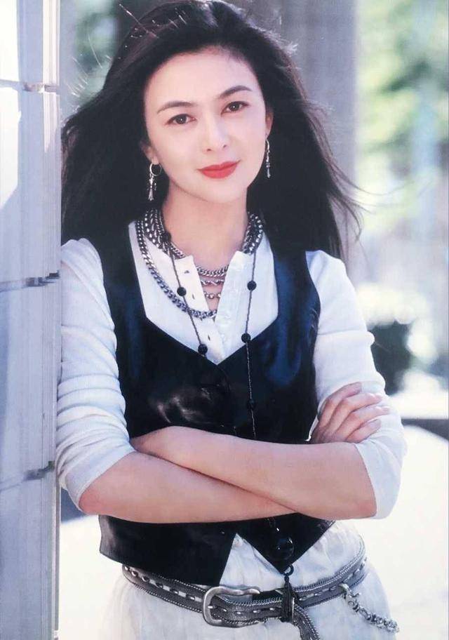 年轻美貌|58岁关之琳真不会老！生图照样肤白貌美气质佳，年轻美貌太罕见