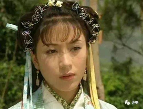 杨怡|曾经tvb一姐，演技一流，也把自己整僵了，假体太明显了...