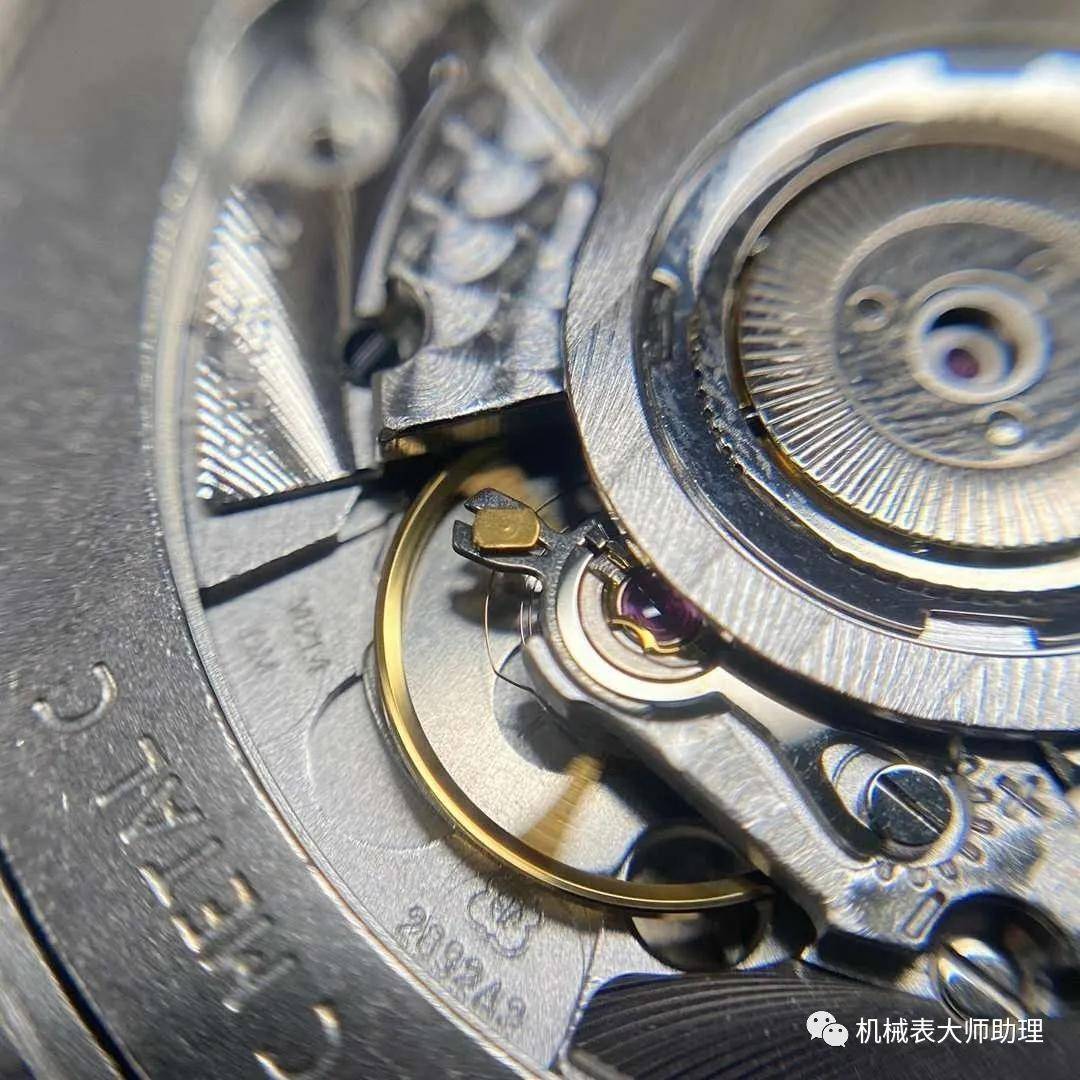 原来卡地亚、万国、雅典等使用的机芯和浪琴的一样？
