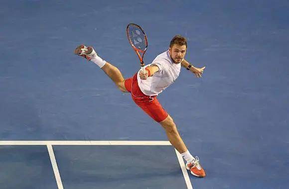 球拍|为什么说充分的随挥有助于控球?