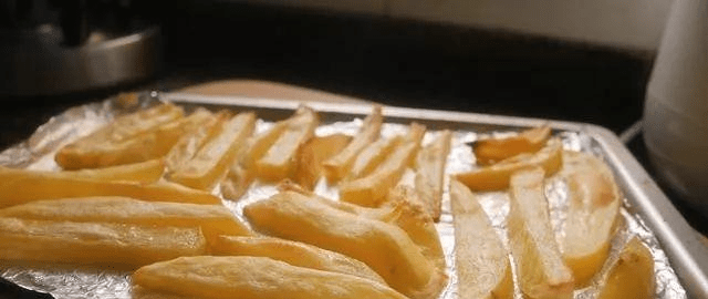 怎么在家做薯条简单方法 806229918d074ee6981f70dab2584e51.png