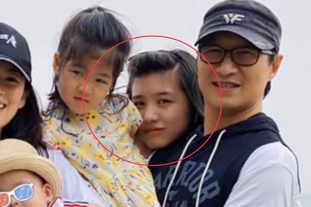 章子怡汪峰一家五口合影,儿子正脸曝光,女儿酷似陈妍希抢风头