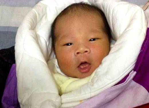 妈妈|妈妈先别慌，可能是正常现象新生儿护理：宝宝出现这几种情况时