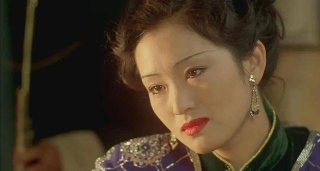 脸部|巩俐太自信了吧,出席活动基本都是裸唇,脸部特写就是两个字标致