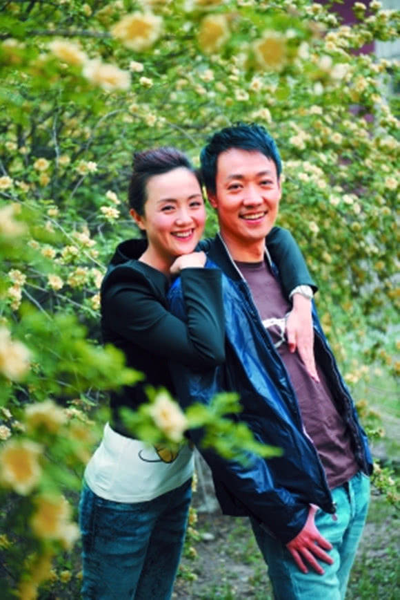 夫妻是大学同学，相恋24年低调生活，如今11岁女