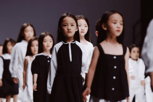 童装|SS2020 KIDS WEAR上海时装周圆满落幕，首届年度儿童时尚盛典齐收官