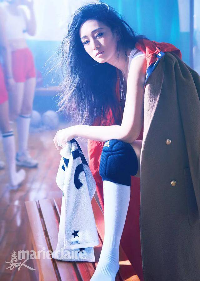 脸部|巩俐太自信了吧,出席活动基本都是裸唇,脸部特写就是两个字标致