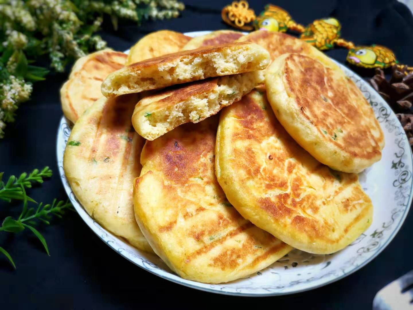 葱花饼|开水一烫,咸香诱人,隔三差五必吃1顿秋天清理肠胃就吃这个饼