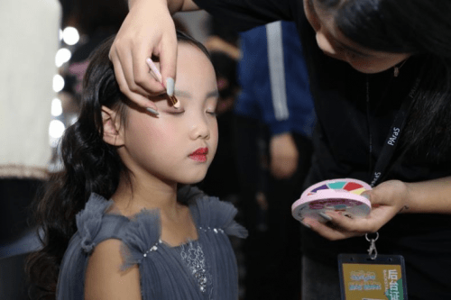 童装|SS2020 KIDS WEAR上海时装周圆满落幕，首届年度儿童时尚盛典齐收官