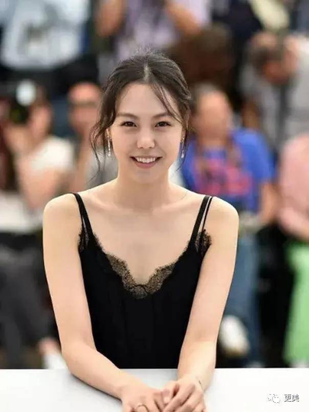 氛围|虞书欣又作出新高度，学晚晚艳压高圆圆，居然没输？