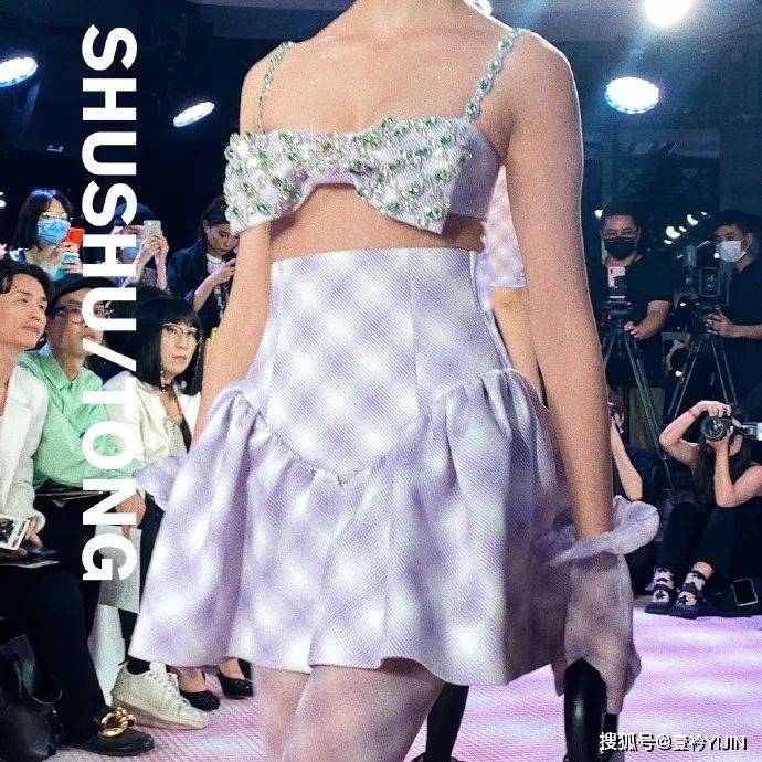 速报|秀场速报 | SHUSHU/TONG女孩请起立，最新系列她来了！