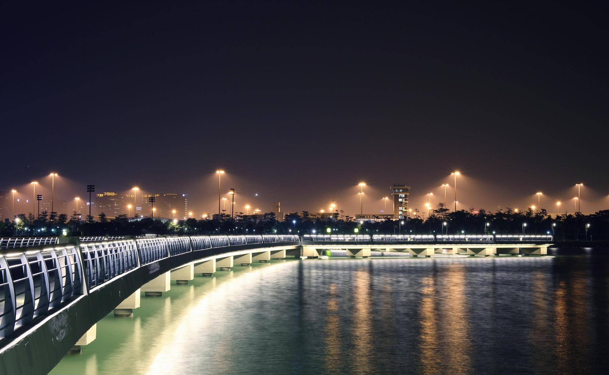 2019深圳GDP富可敌国_深圳夜景(3)