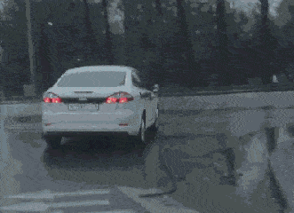 原创
搞笑GIF:一个妹子就是经常健身,要不然身材那么好