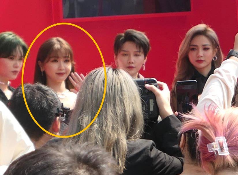 原创25岁虞书欣到底美在哪儿跟刘雨昕陆柯燃同框合影后全明白了