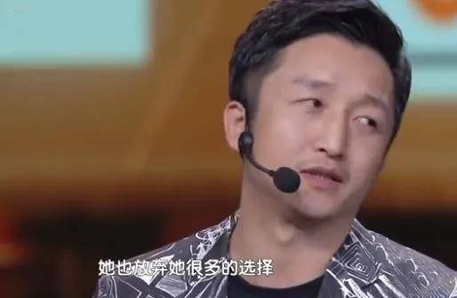 拳王邹市明为冉莹颖庆生,晒娇妻美照,却管她叫兄弟